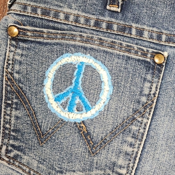 Awesome Peace Wrangler ✌️ Jeans - Picture 16 of 16
